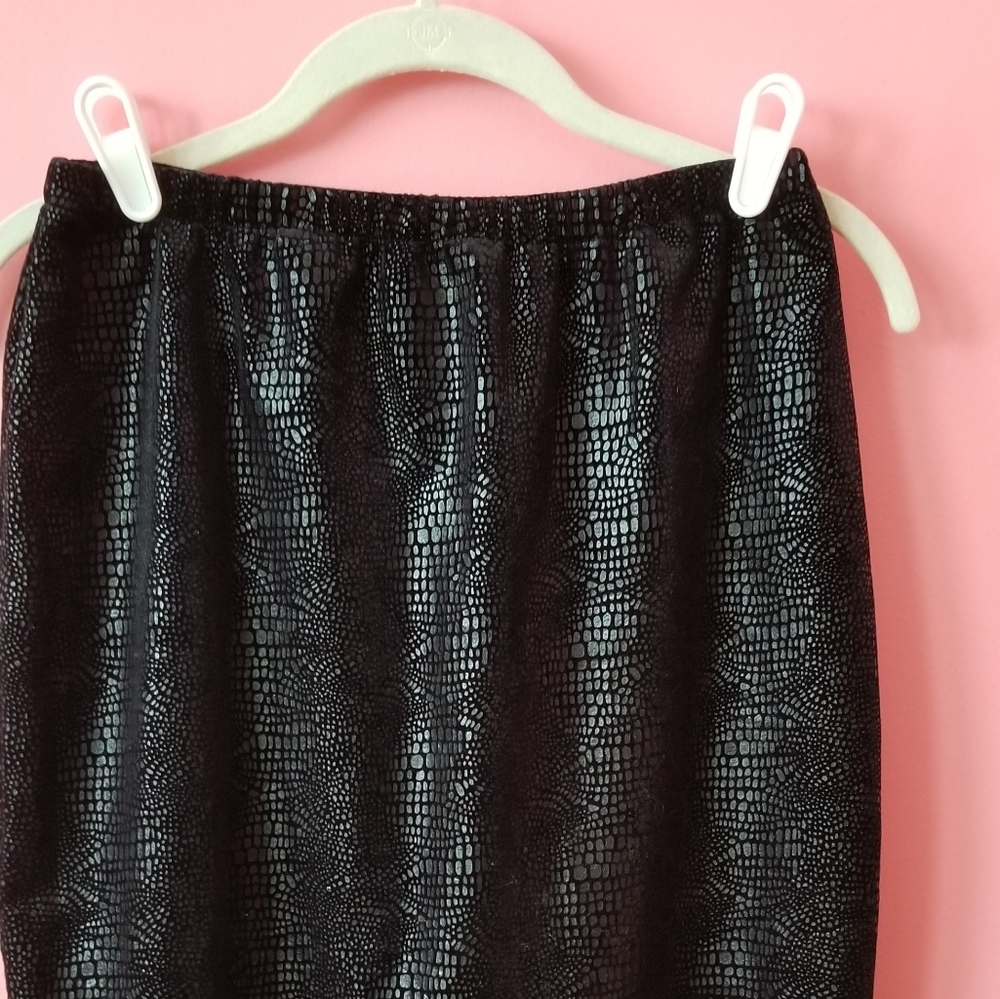 Black animal print skirt